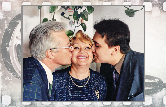 Фёдор Жариков с родителями.
