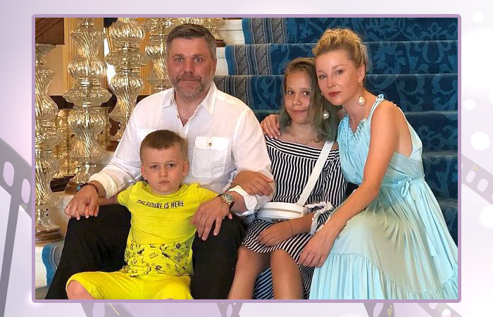 Ольга Медынич и Джемал Тетруашвили с сыном Дмитрием и дочерью актёра Софико.