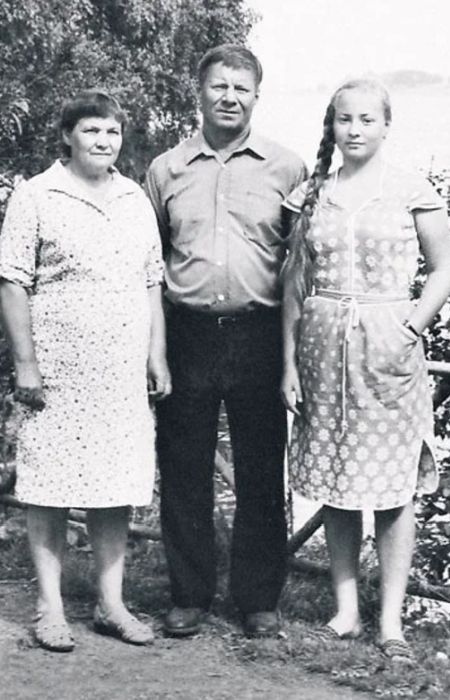 Светлана Пермякова с родителями. / Фото: www.veasy.ru