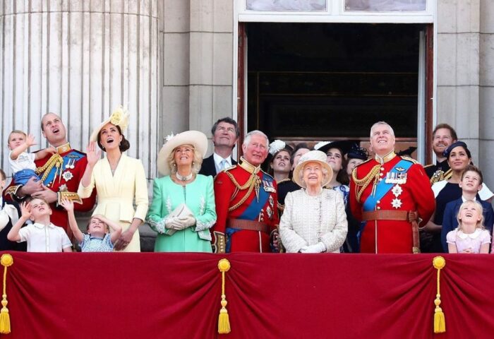 Королевская семья Великобритании. / Фото: www.prm.ua