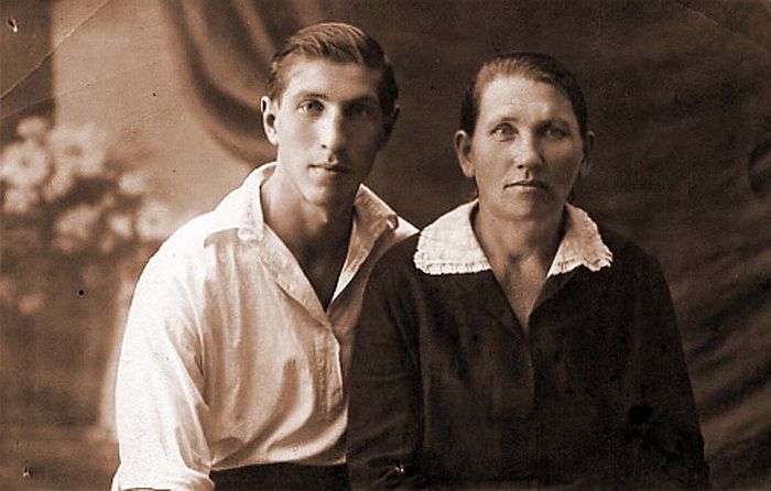 Сергей Филиппов с мамой Евдокией Терентьевной. / Фото: www.liveinternet.ru