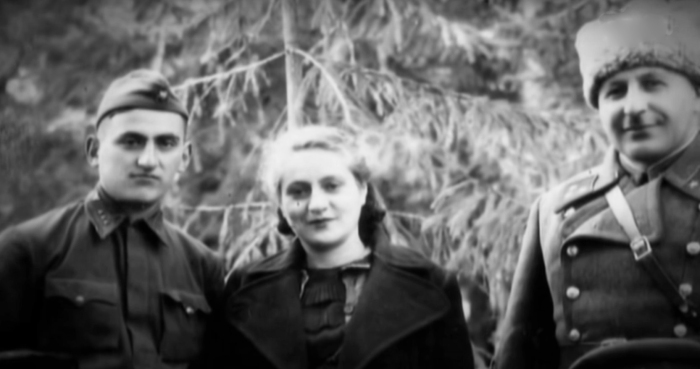 Иван и Тамара Баграмян с сыном Мовсесом во время войны. / Фото: www.1tv.ru