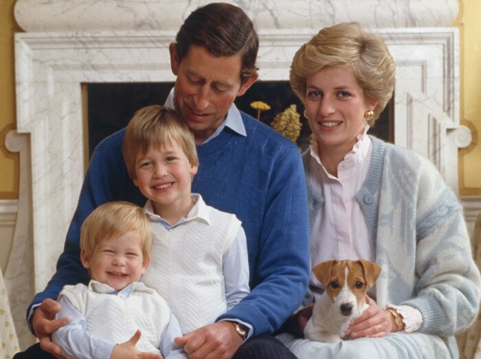 Принц Чарльз и принцесса Диана с сыновьями. / Фото: www.insider.com