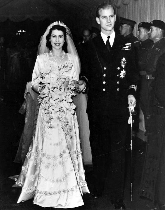 Елизавета II и принц Филипп в день свадьбы. / Фото: www.imperor.net