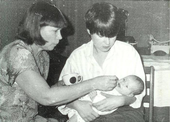 Ольга Рязанова с сыном и мамой. / Фото: www.facebook.com