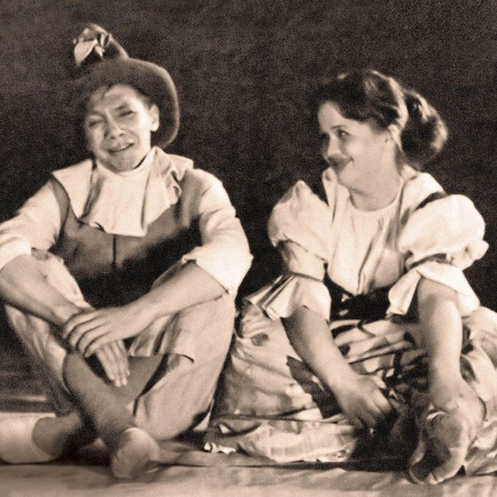 Наталья Гундарева и Владислав Долгорукий в спектакле ТЮМа в 1960-е. / Фото: www.7days.ru