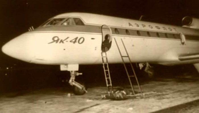 «Як-40» после окончания штурма. / Фото: www.wikipedia.org