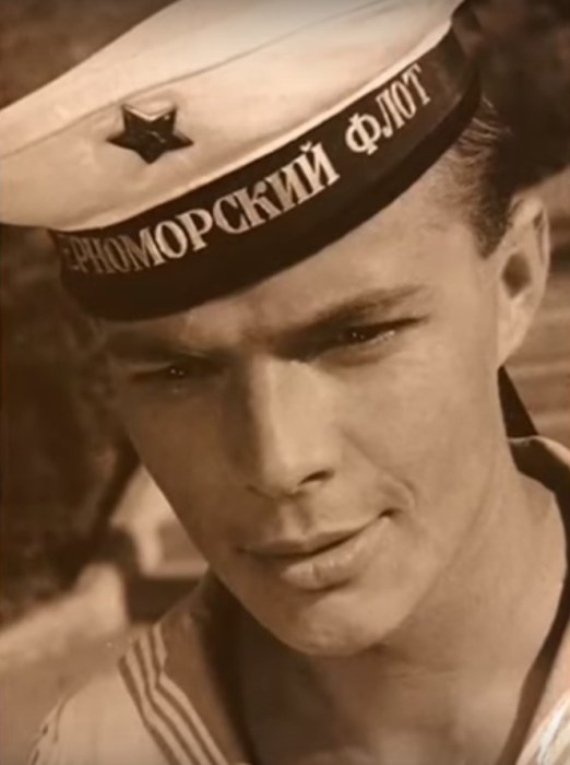 Лев Прыгунов, кадр из фильма «Увольнение на берег». / Фото: www.russia.tv