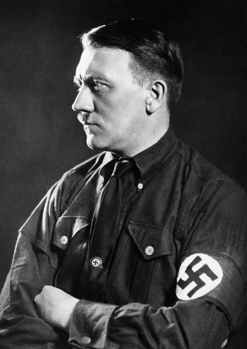 Адольф Гитлер, 1934 год. / Фото: www.fineartamerica.com