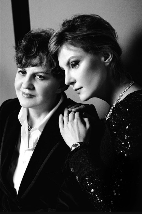 Рената Литвинова с мамой. / Фото: www.elle.ru