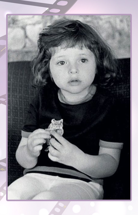Анна Банщикова  в детстве.