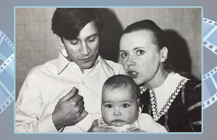 Кирилл Гребенщиков в детстве с родителями.
