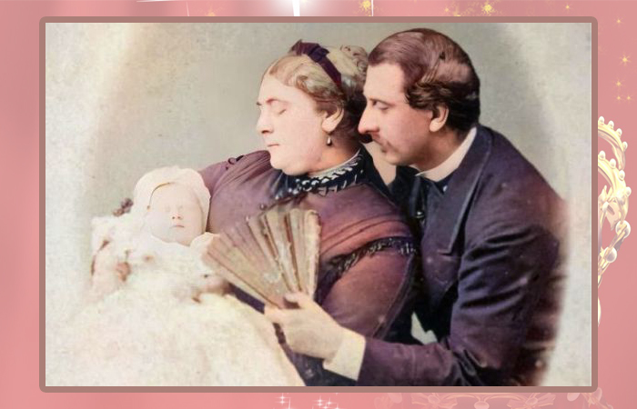 Новорождённая Мария Текская с родителями.