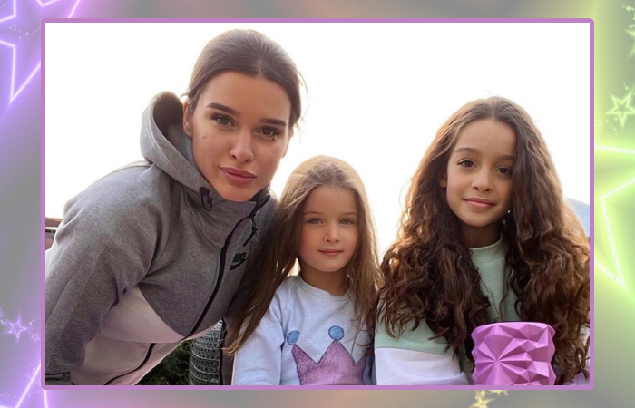 Ксения Бородина с дочерями Теоной и Марусей.