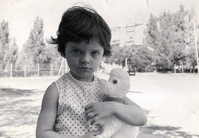 Елена Хрулёва в детстве. / Фото: www.lediplus.ru