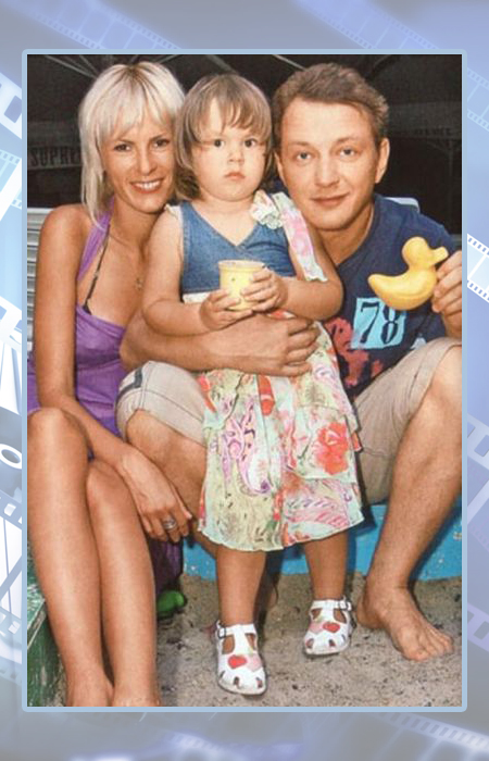 Марат Башаров и Елизавета Круцко с дочерью Амели.