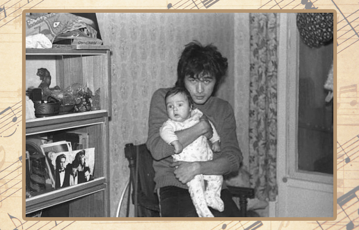 Виктор Цой с сыном.