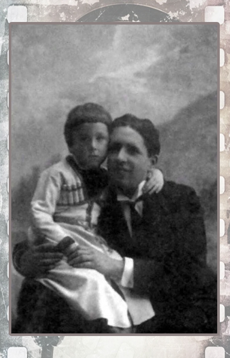 Ростислав Плятт в детстве с отцом.