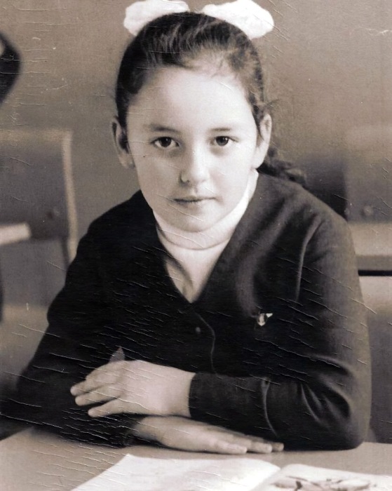 Алла Духова в детстве. / Фото: www.anews.com