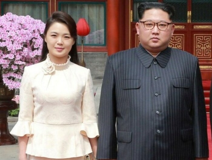 Ким Чен Ын и Ли Соль Чжу. / Фото: www.twimg.com