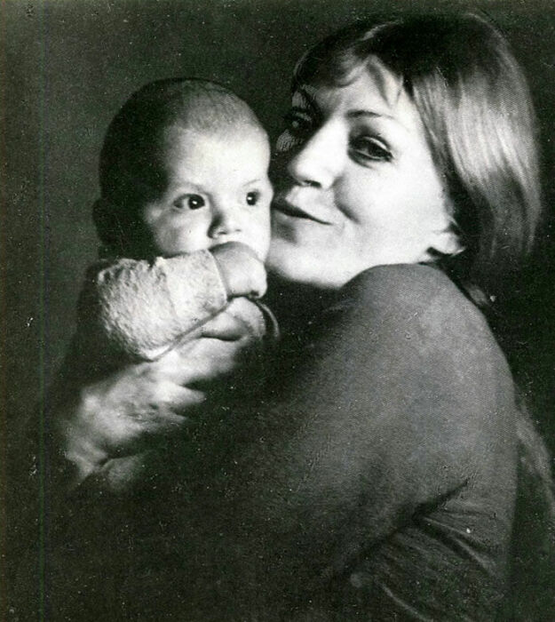 Анна Герман с сыном. / Фото: www.mk.ru
