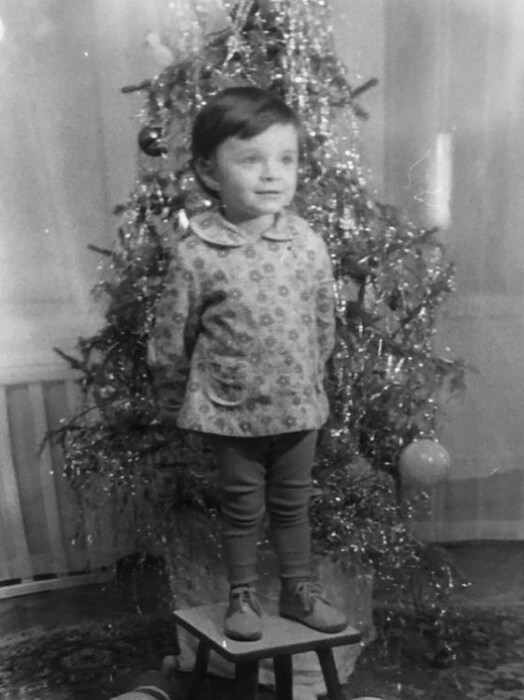 Елена Хрулёва в детстве. / Фото: www.instagram.com