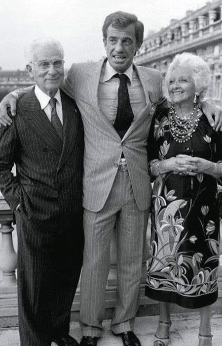 Жан-Поль Бельмондо с родителями. / Фото: www.pinimg.com