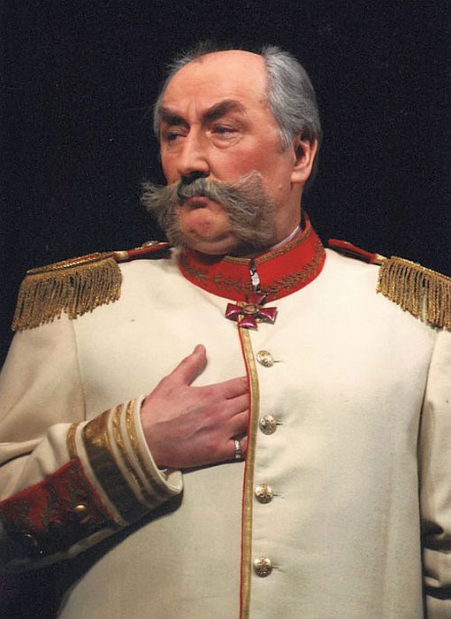 Борис Клюев в спектакле «На всякого мудреца довольно простоты». / Фото: www.wikimedia.org