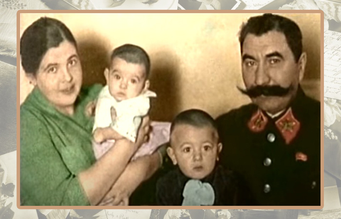 Семён Будённый с женой и детьми.