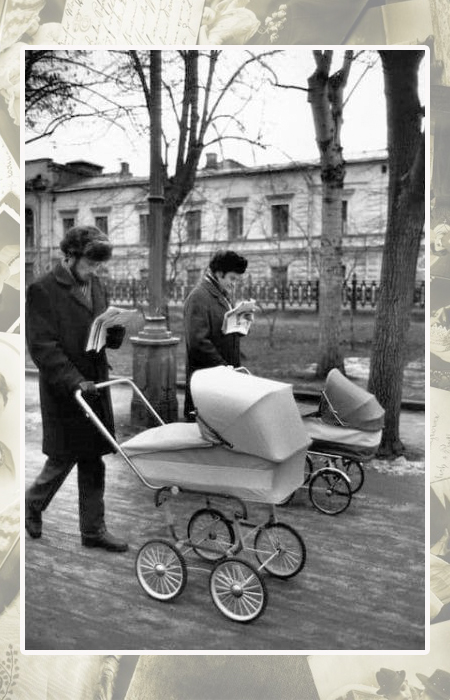 Молодые папы на Гоголевском бульваре.