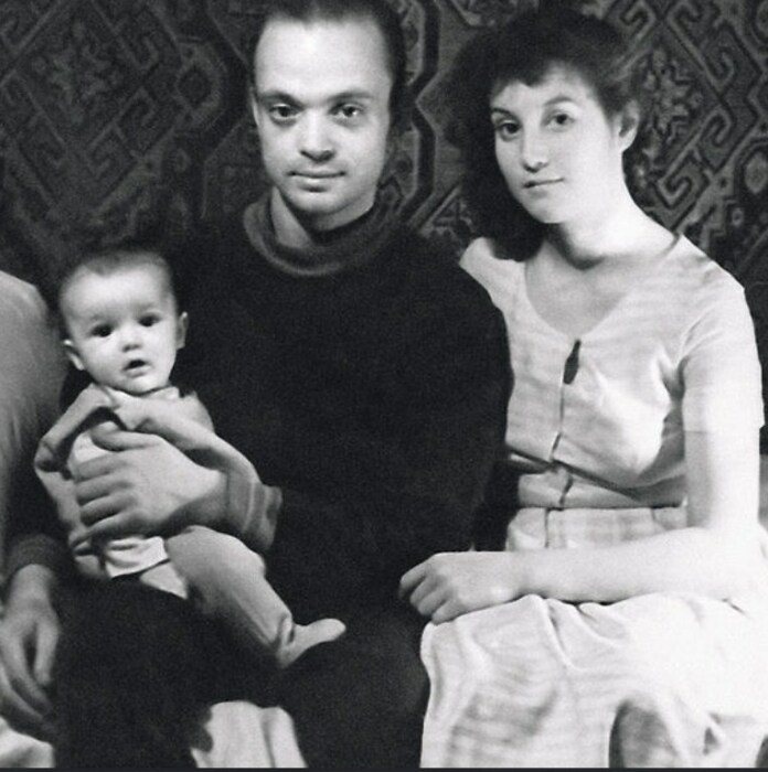 Владислав Дворжецкий с первой женой и сыном Александром. / Фото: www.infodays.ru