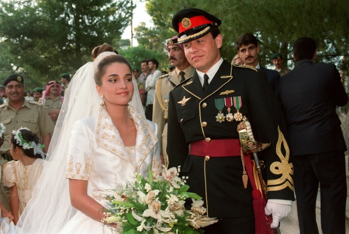 Король Иордании Абдалла II и королева Рания в день свадьбы. / Фото: www.cheatsheet.com