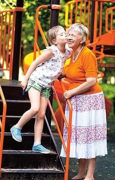 Александра Назарова с внучкой Сашей. / Фото: www.for-womans.ru