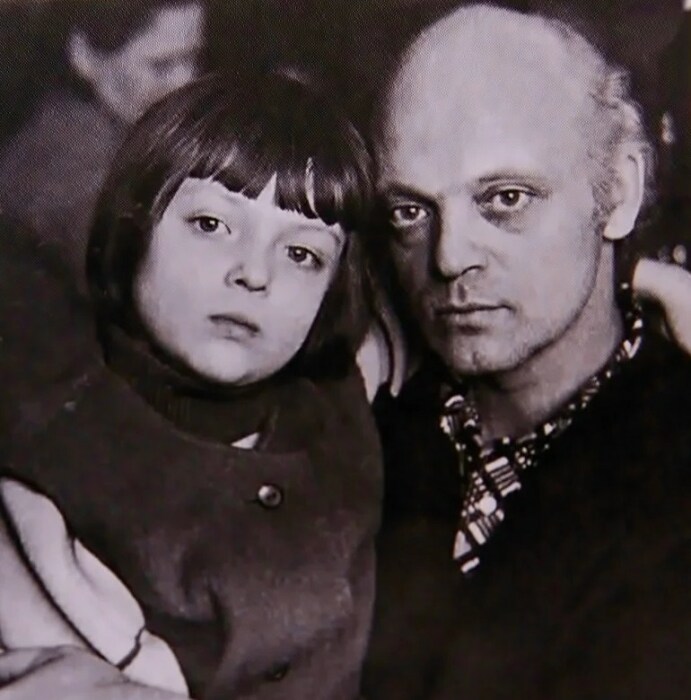 Владислав Дворжецкий с дочерью Лидой. / Фото: www.yandex.net
