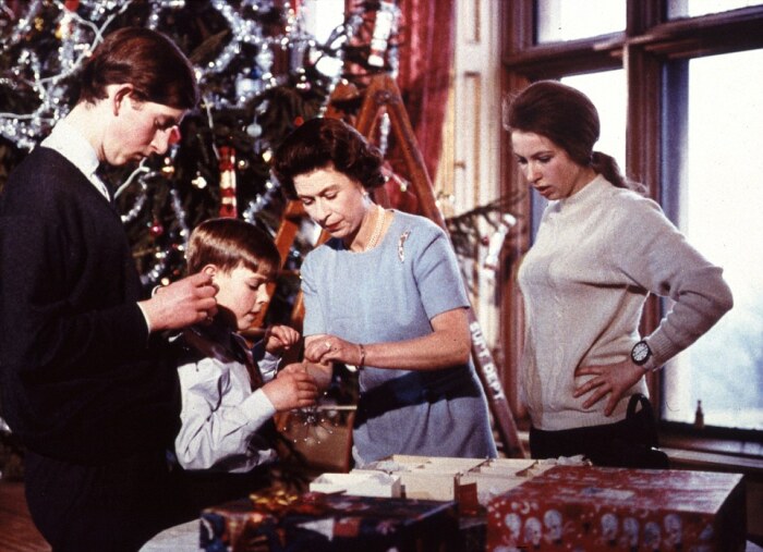 Кадр из фильма Royal Family. / Фото: www.dailymail.co.uk