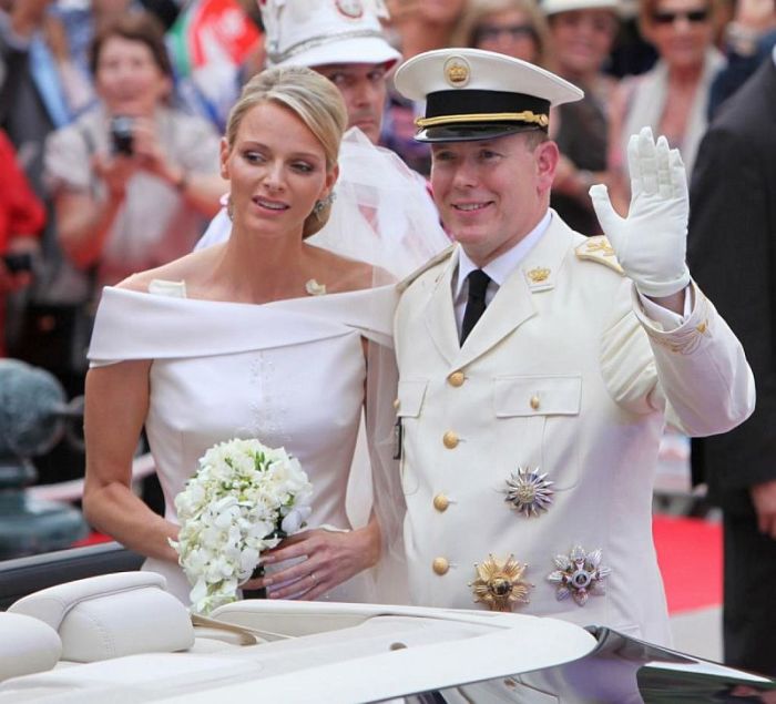 Шарлен Уиттсток и князь Альбер II. / Фото: www.woman.ru