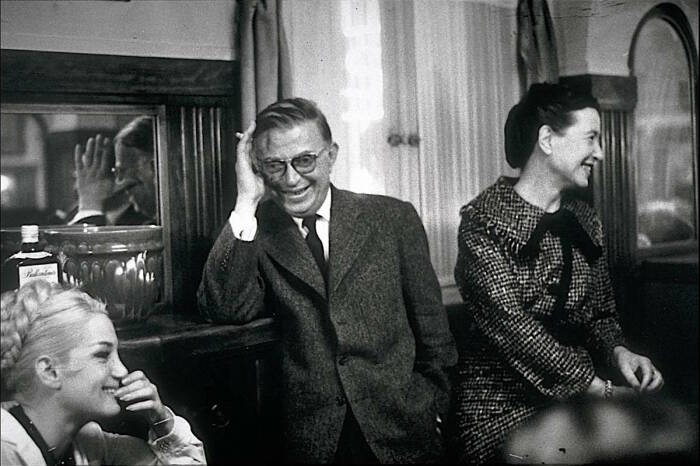 Жан-Поль Сартр и Симона де Бовуар. / Фото: www.pijamasurf.com
