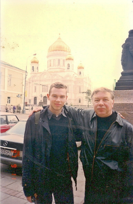 Андрей Мартынов с сыном. / Фото: www.peoples.ru
