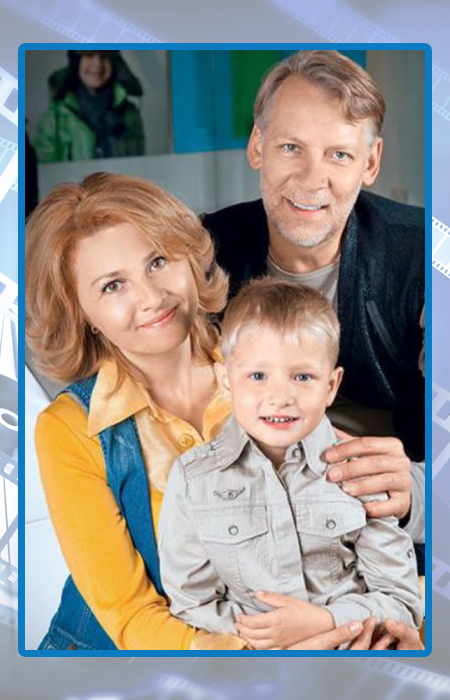Виктор и Людмила Раковы с сыном.