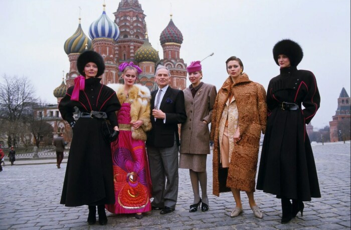 Кутюрье представляет коллекцию в Москве в апреле 1986 года. / Фото: www.lefigaro.fr
