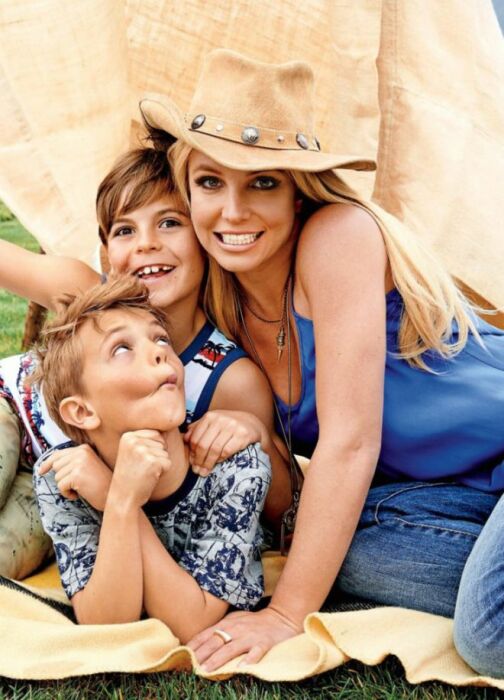 Бритни Спирс с сыновьями. / Фото: www.womanadvice.ru