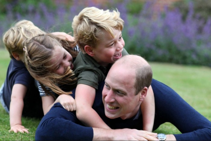 Принц Уильям теперь празднует дни рождения с детьми. / Фото: www.the-sun.com