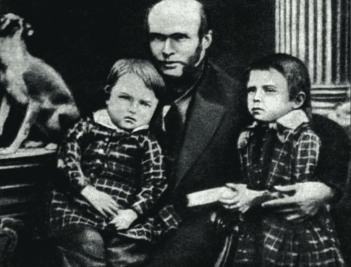 Николай Пирогов с детьми. источник фото: archiwum.rp.pl