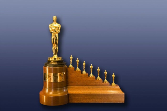 8 статуэток Оскар