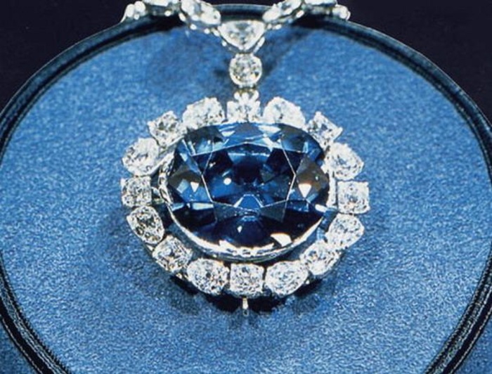 Голубые бриллианты. Фото источник: ivanovsky.com