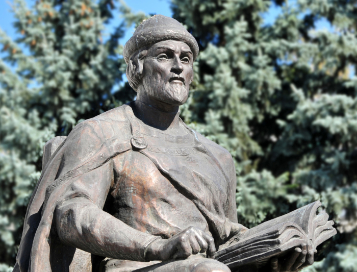 Памятник Ярославу Мудрому. Фото источник: pravlife.org