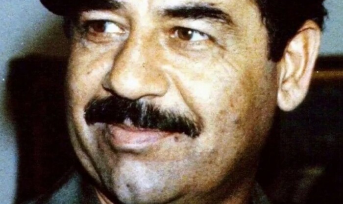Саддам себя любил, холил и лелеял. 