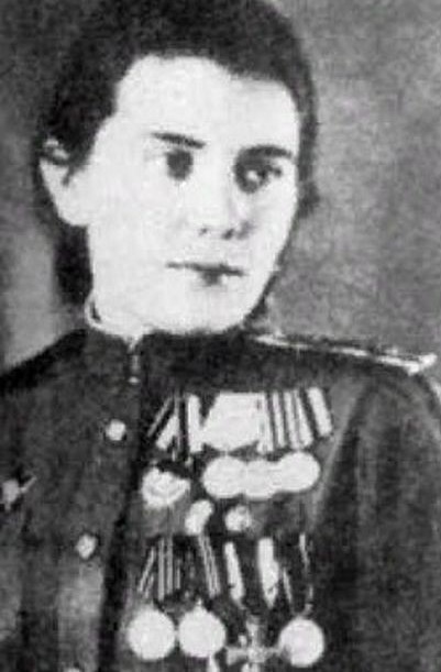Фельдшер Лидия Захарова - боевая подруга самого Жукова. 