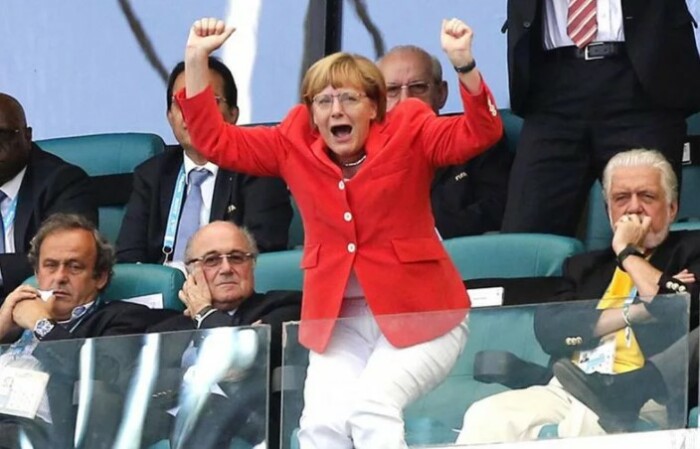 Зачем вообще ходить на футбол, если не болеть как Меркель? 