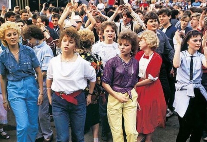Мода 90 х годов фото одежда девушки в ссср на вечеринку